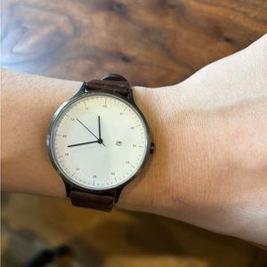 INSTRMNT Everyday watch 40mm. Black case brown leather strap